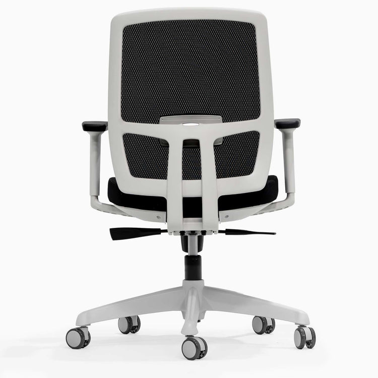 Black and white office desk chair - Desky