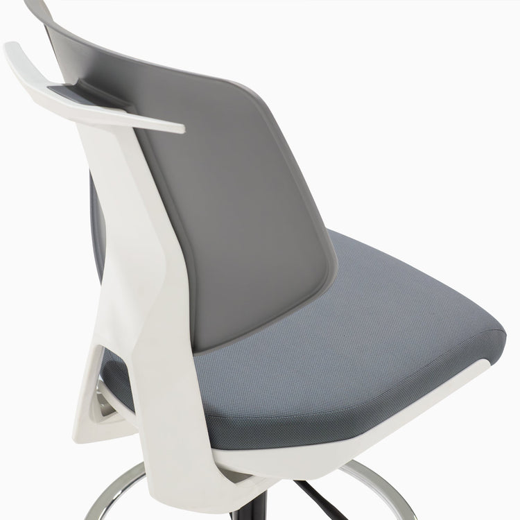 Ergonomic swivel tilt drafting chair - Desky
