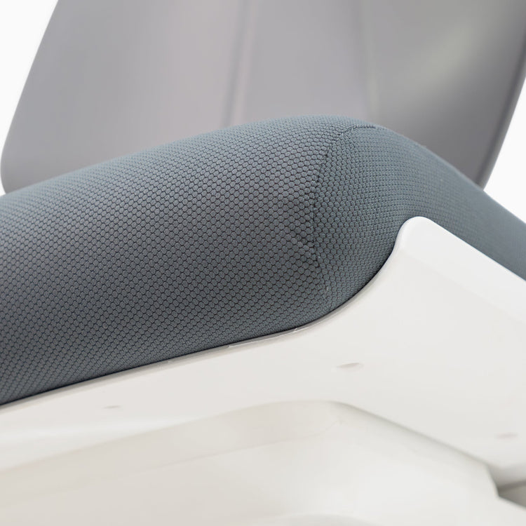 Soft cushioned tilt drafting chair - Desky