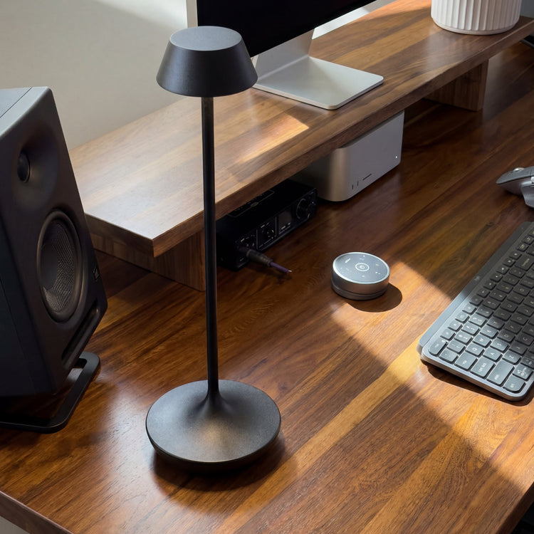Desky nimbus cordless lamp in black on desk