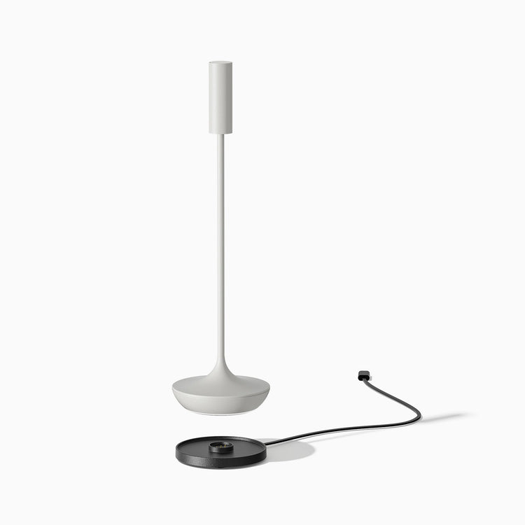 Desky slim cordless desk lamp with contact charging base in white