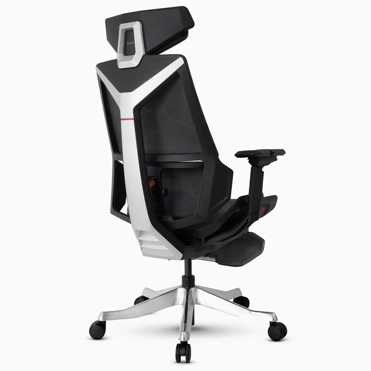 Desky Vanguard Gaming Chair
