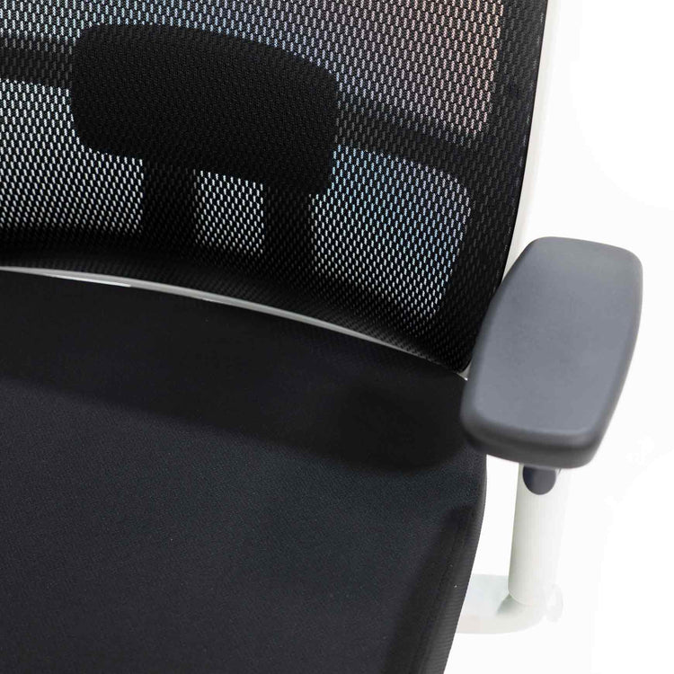 Mesh back office chair - Luminous Desky chair