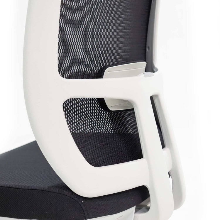 Adjustable lumbar support luminous mesh chair